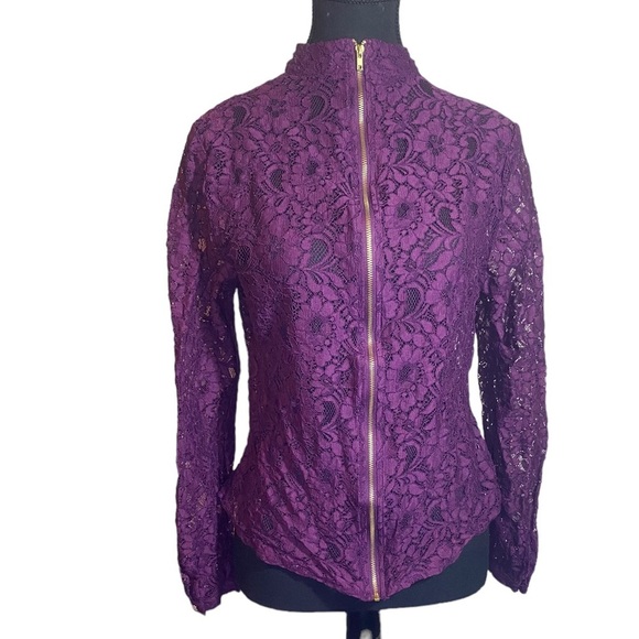 JustFab Tops - JustFab Purple Lace Blouse With Gold Zipper Women’s Size Large